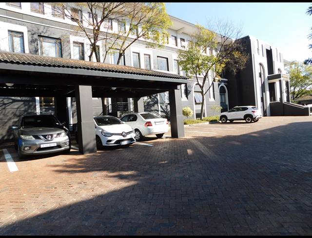 182M² OFFICE TO LET IN HYDE PARK